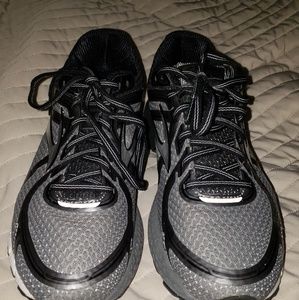 Brooks Adrenaline Gts 16 sneakers sz 7.5